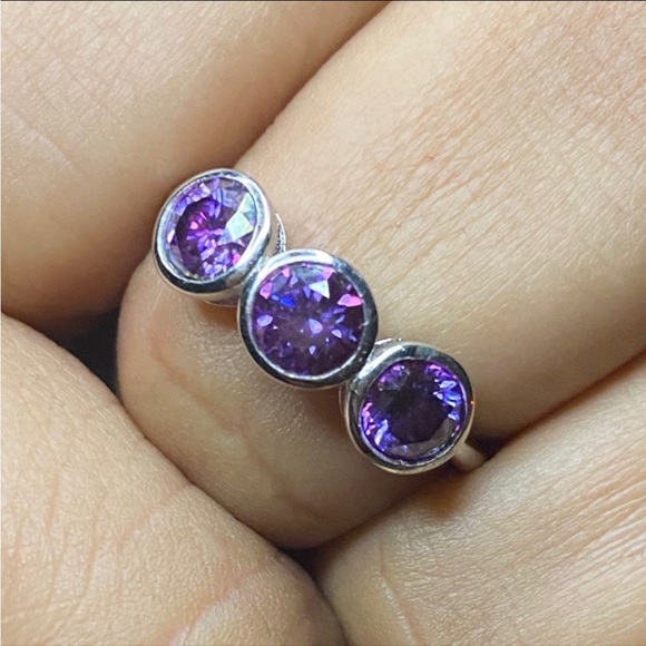 Certified, 3 stone Purple Moissanite Diamond Solitaire ring - Picture 3 of 12